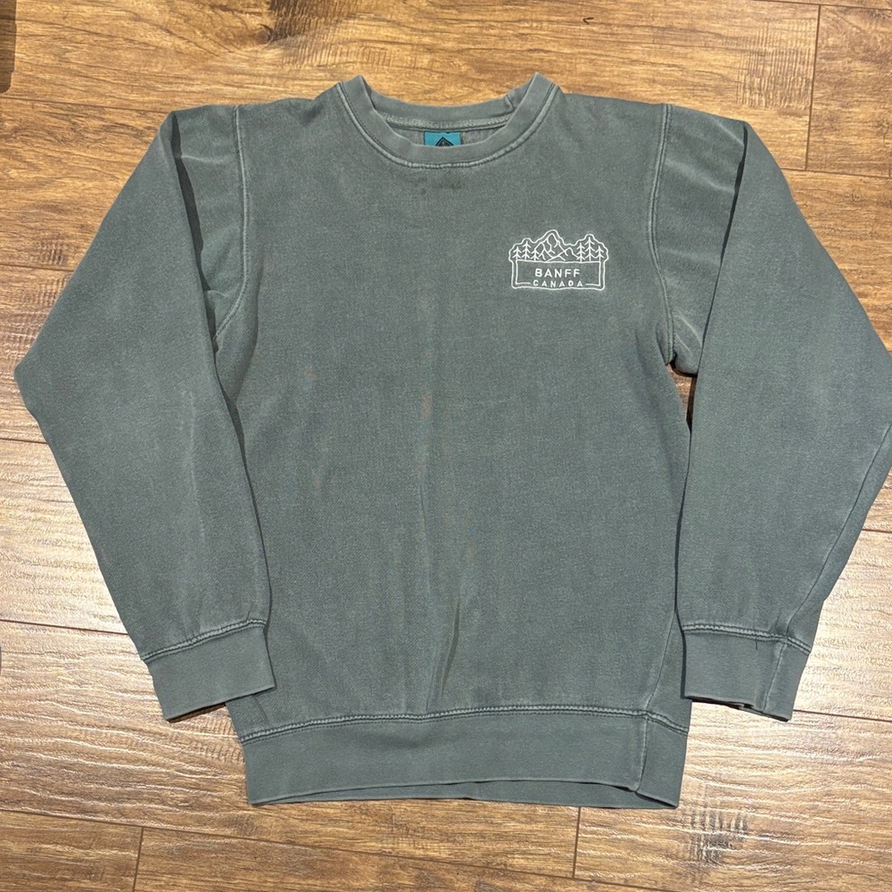 Banff Canada XS crew neck distressed greenish greyish colour sweater